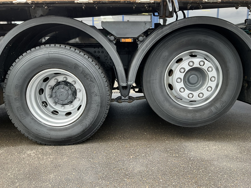Kipper vrachtwagen DAF FAX CF 480 Euro 6 HMF 21 Tonmeter laadkraan