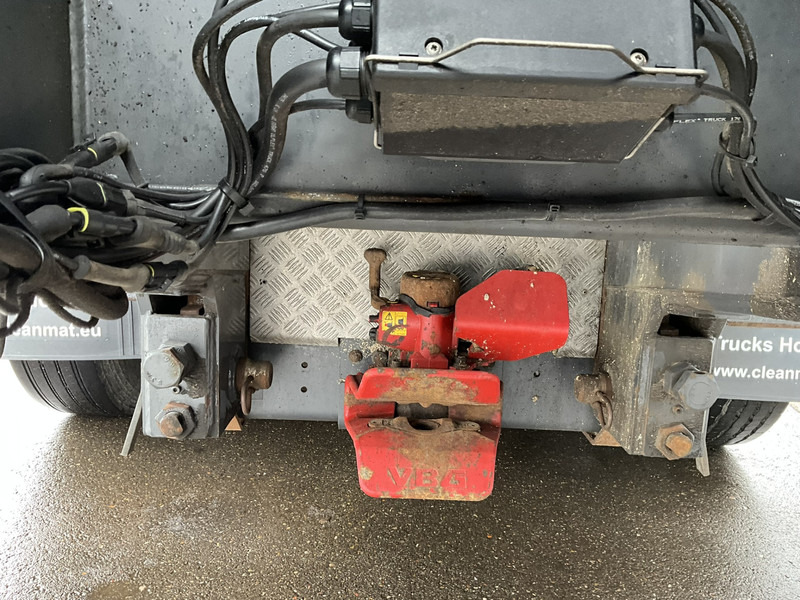 Kipper vrachtwagen DAF FAX CF 480 Euro 6 HMF 21 Tonmeter laadkraan
