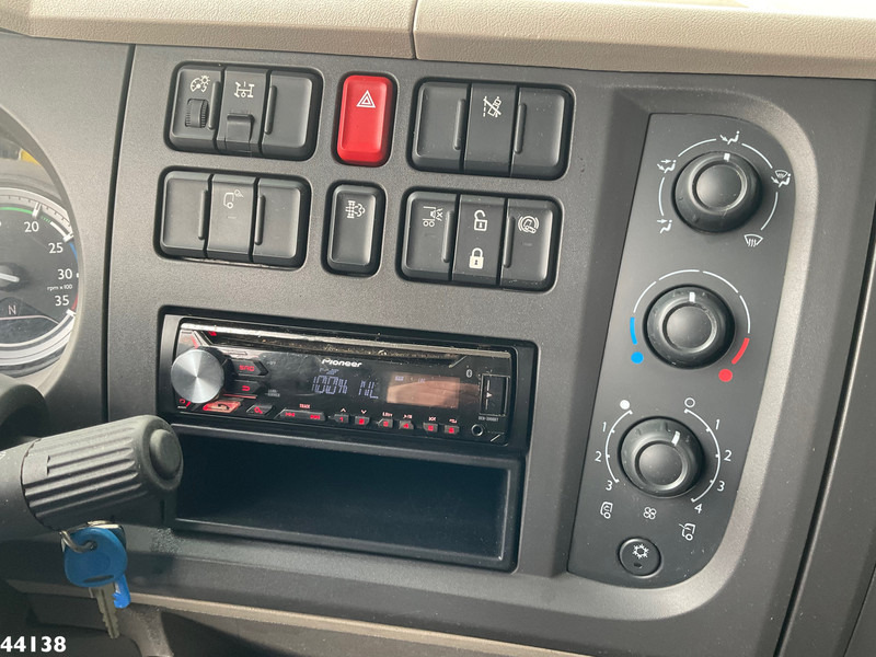 Kipper vrachtwagen DAF FA LF 150 Euro 6 2-sided tipper Just 94.317 km!