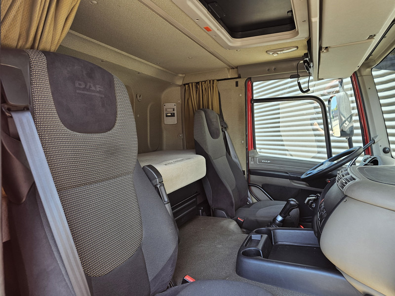 Kipper vrachtwagen DAF GINAF / CF85.410 / MANUAL GEARBOX / 10x4 TIPPER
