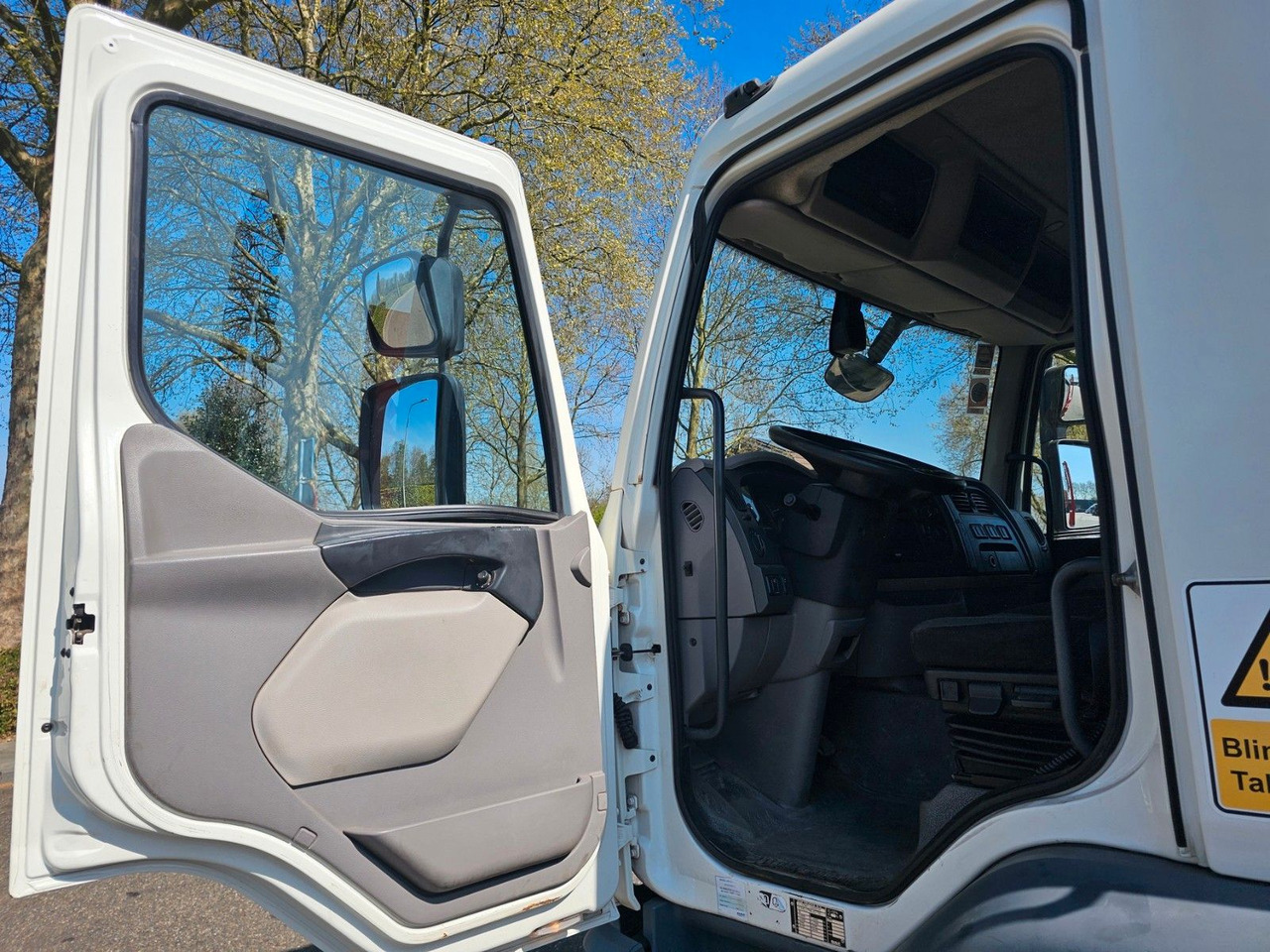 Kipper vrachtwagen DAF LF 220 Euro Absetzkipper
