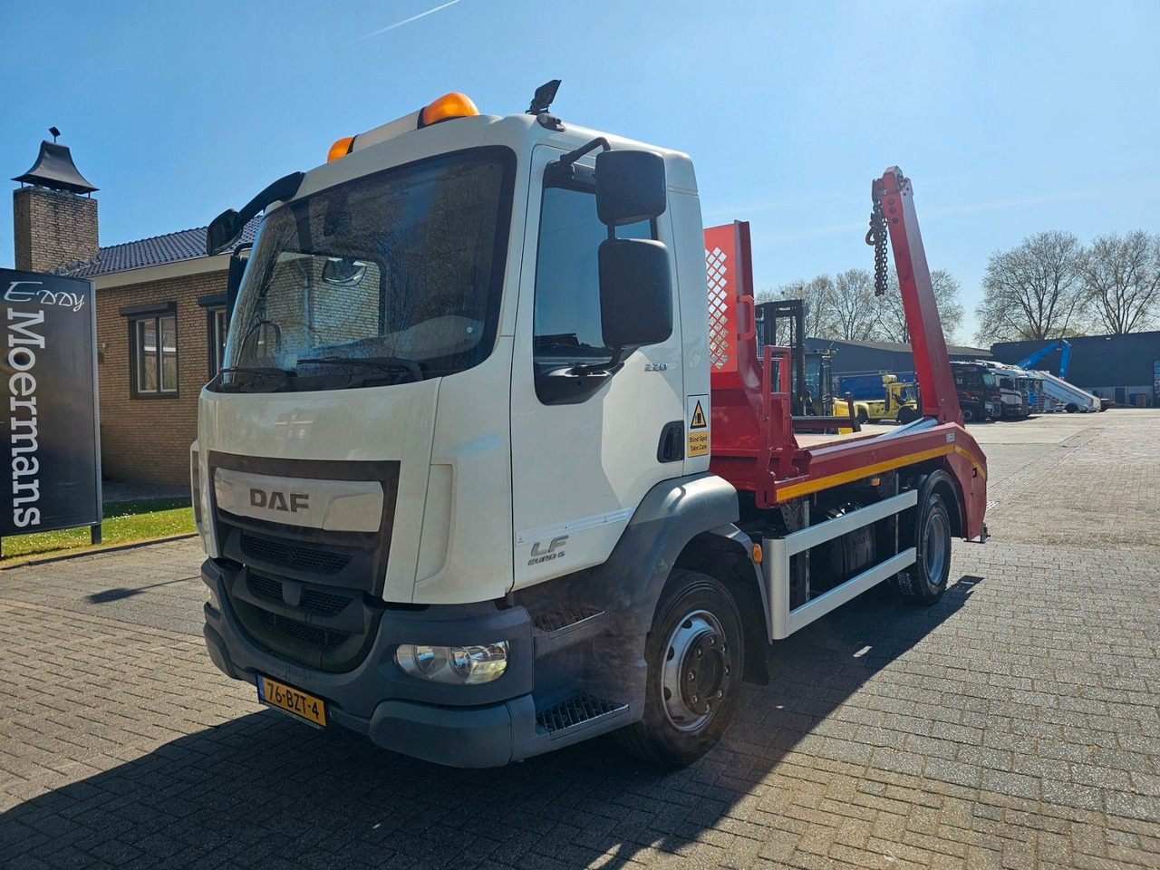 Kipper vrachtwagen DAF LF 220 Euro Absetzkipper