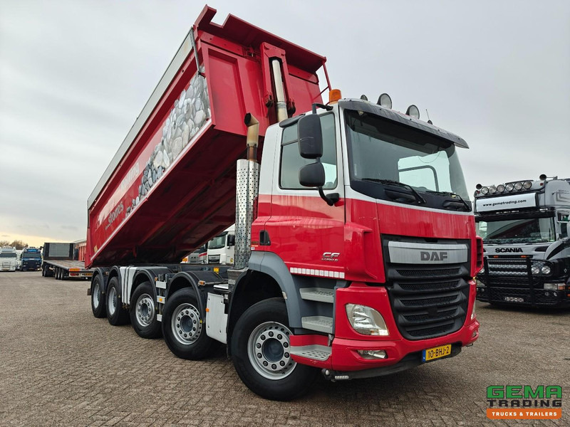 Kipper vrachtwagen Ginaf X6 5249 CE 10x4/6 Dagcab Euro6 - Kipper 23m³ - Milieu Kleppen - NieuweHardoxVloer - 07/2026 APK