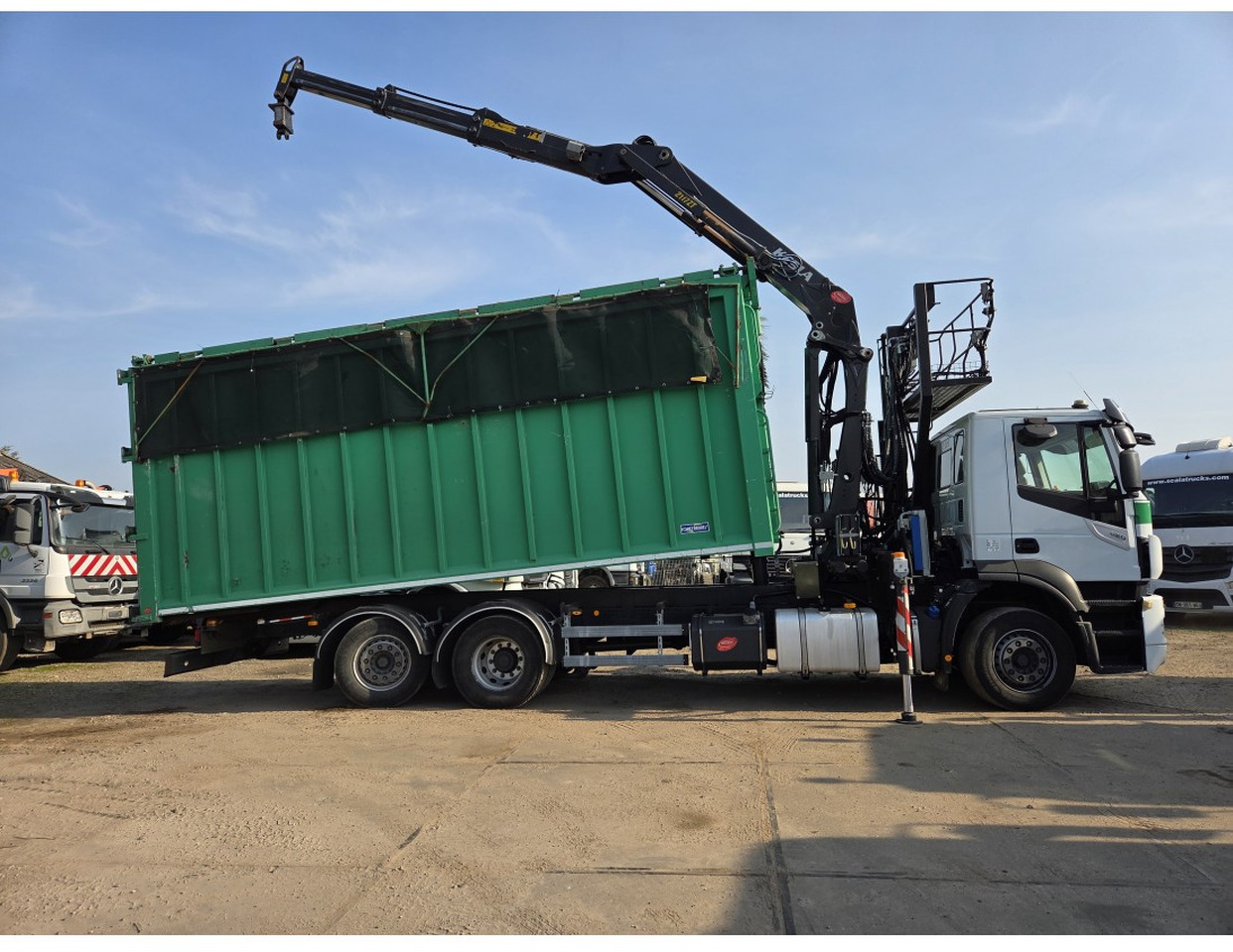 Kipper vrachtwagen IVECO STRALIS 420 6X2 TIPPER CRANE KESLA 17 TON 2 EXT STEERING REAR AXLE