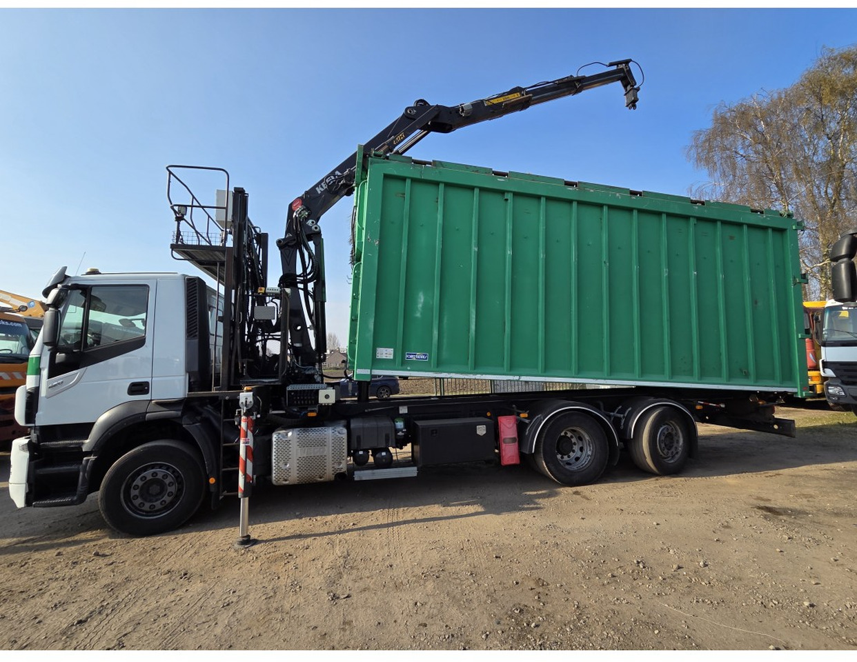Kipper vrachtwagen IVECO STRALIS 420 6X2 TIPPER CRANE KESLA 17 TON 2 EXT STEERING REAR AXLE