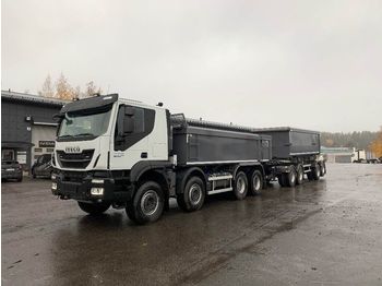 Kipper vrachtwagen IVECO Trakker AT340T50. Juuri valmistunut