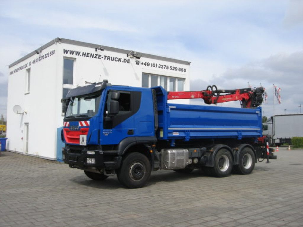 Kipper vrachtwagen Iveco TRACKER 260T50 6x4 3-Achs Kipper Heckkran Espilo