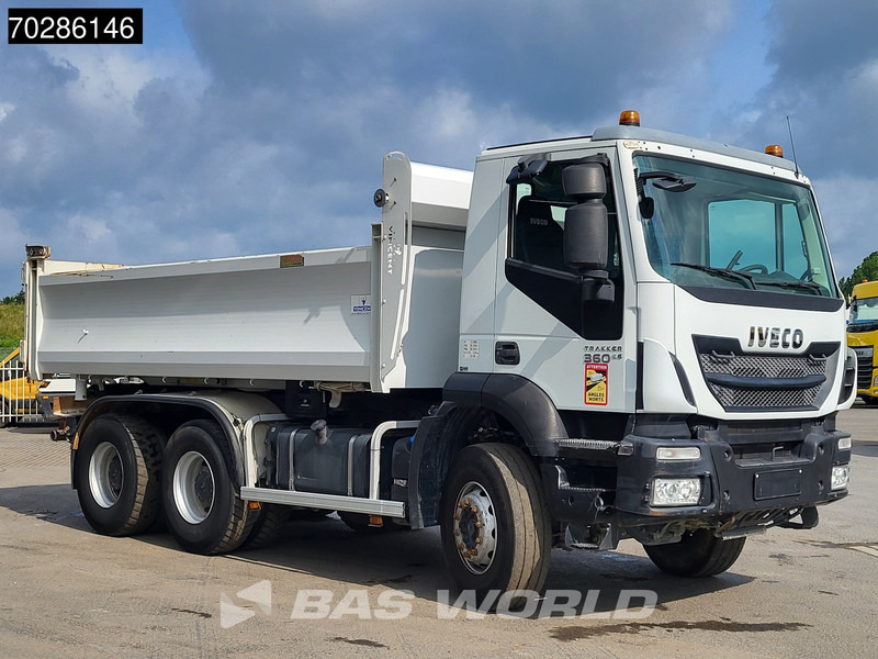 Kipper vrachtwagen Iveco Trakker 360 6X4 10m3 2-Sided Tipper Steelsuspension Big-Axle Automatic Euro 6