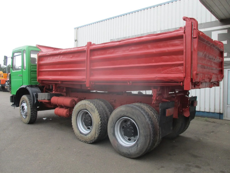 Kipper vrachtwagen MAN 26.280 , Manual , 6x4 , 3 Way Tipper , Spring suspension