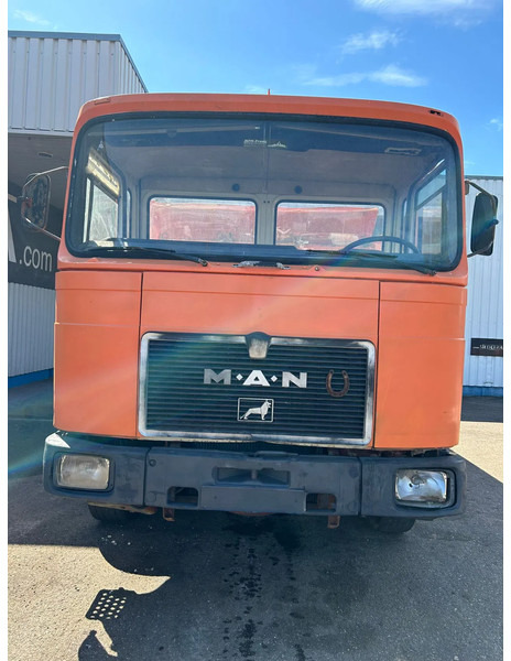 Kipper vrachtwagen MAN 26.281, 6X4, Tipper, Spring Suspension , 362 engine and gearbox