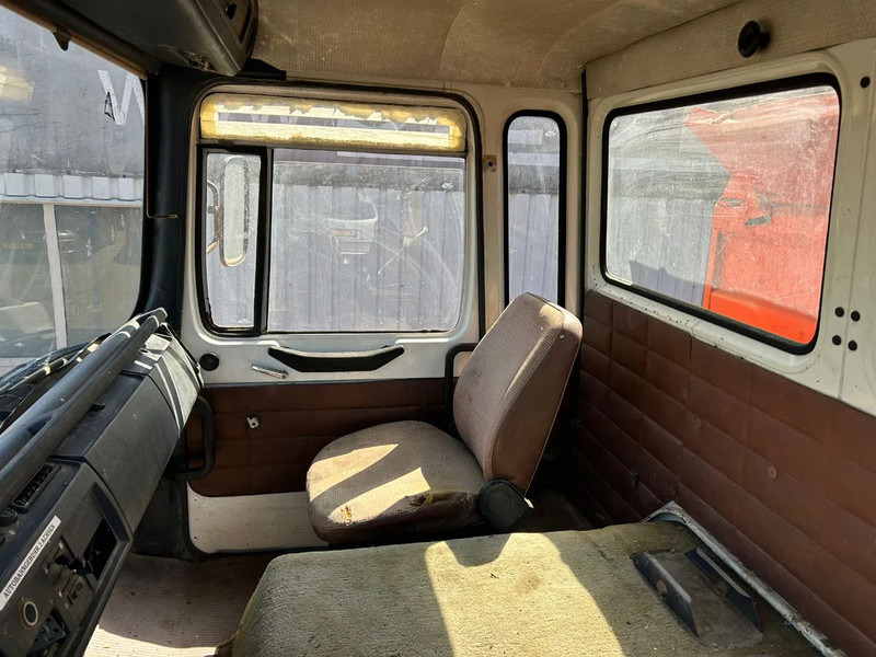 Kipper vrachtwagen MAN 26.281, 6X4, Tipper, Spring Suspension , 362 engine and gearbox