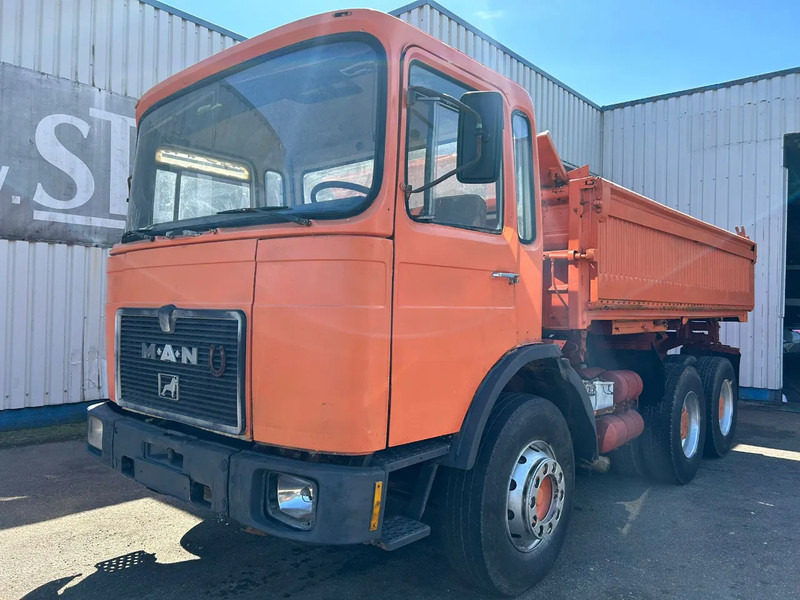 Kipper vrachtwagen MAN 26.281, 6X4, Tipper, Spring Suspension , 362 engine and gearbox