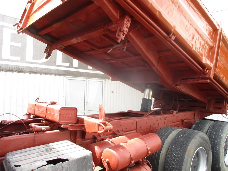 Kipper vrachtwagen MAN 26.321 6x4 , 3 way tipper , ZF Manual , Spring suspension