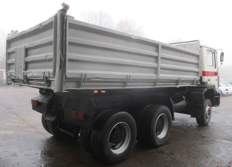 Kipper vrachtwagen MAN 26 322 ZF Manual , 6x4 , 3 way tipper , Spring suspension