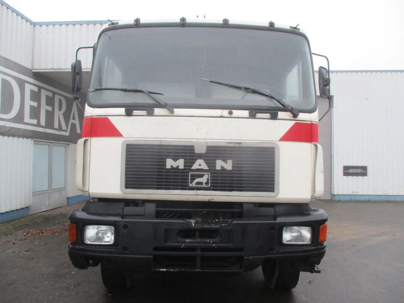 Kipper vrachtwagen MAN 26 322 ZF Manual , 6x4 , 3 way tipper , Spring suspension