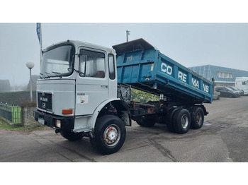 Kipper vrachtwagen MAN 26.331 6x6 Kipper Steel