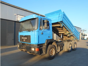 Kipper vrachtwagen MAN 26.372 (BIG AXLE / STEEL SUSPENSION)