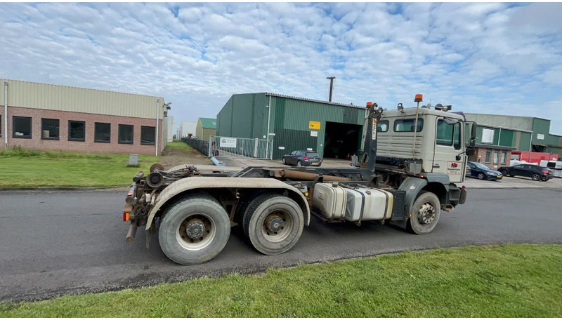 Kipper vrachtwagen MAN 26.464 F2000 MAN 26.460