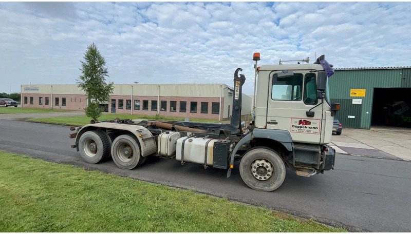 Kipper vrachtwagen MAN 26.464 F2000 MAN 26.460