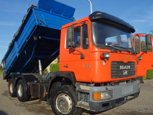 Kipper vrachtwagen MAN 27.402 MEILLER 6X4 KIPPER