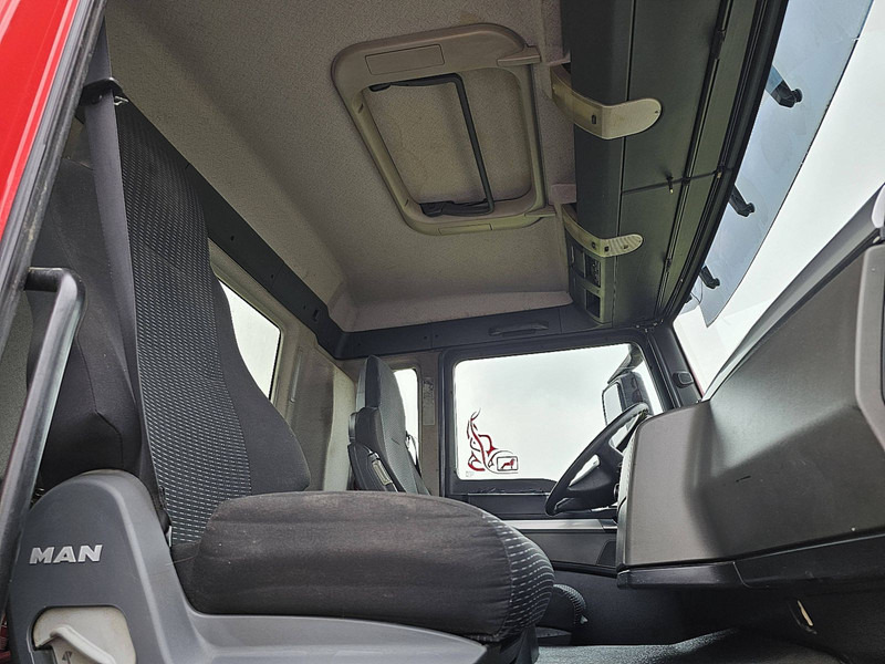 Kipper vrachtwagen MAN 33.400 TGS 6X4