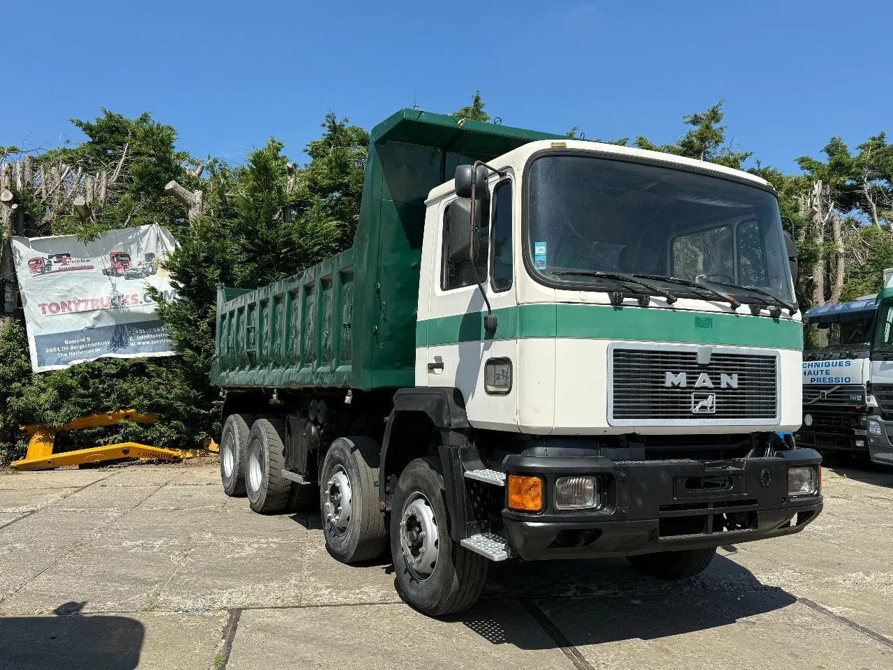 Kipper vrachtwagen MAN 35.372 8X4 Tipper Spring/Spring ZF Manual Gear E