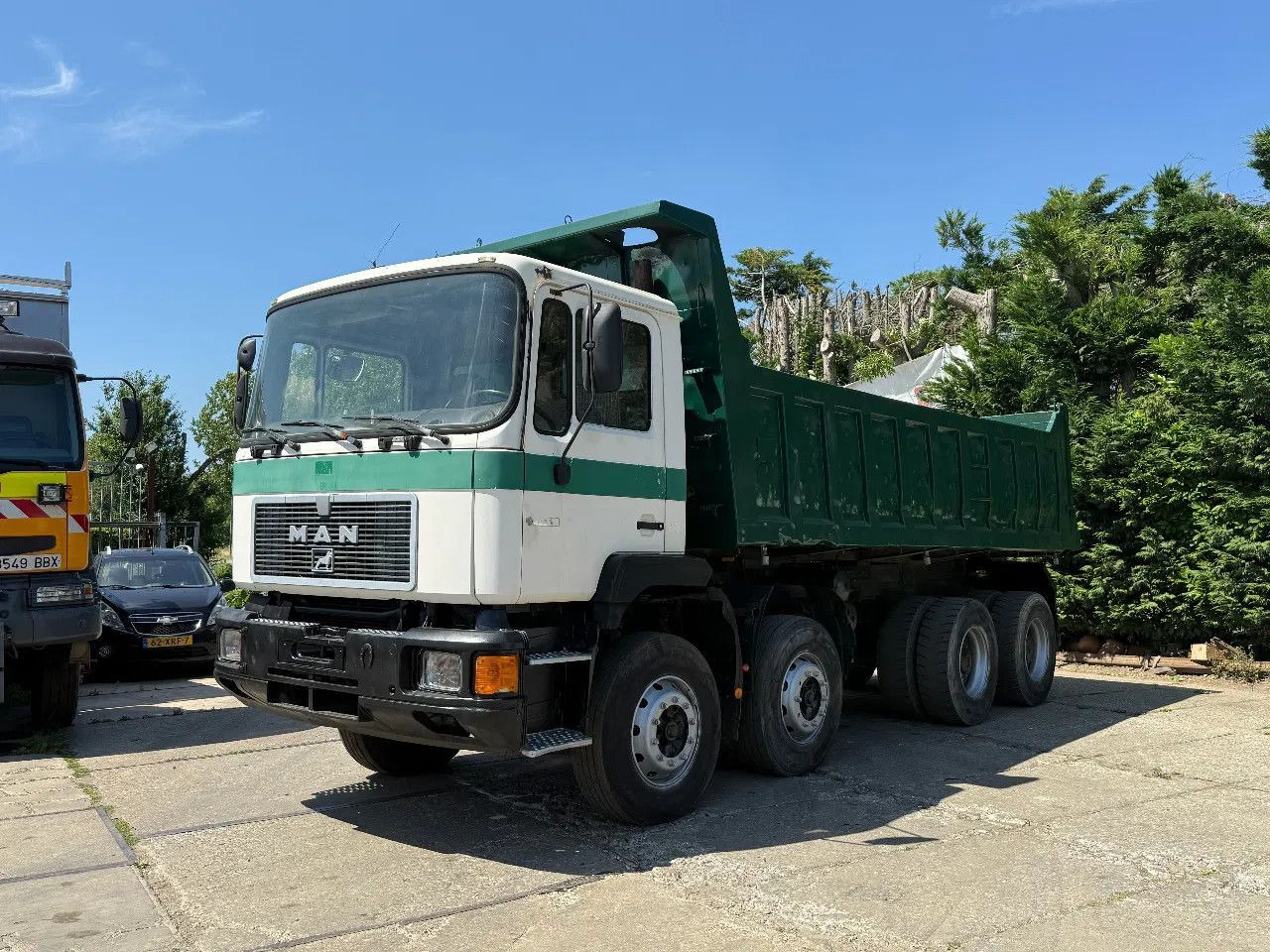 Kipper vrachtwagen MAN 35.372 8X4 Tipper Spring/Spring ZF Manual Gear E