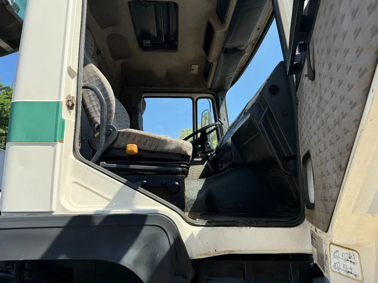 Kipper vrachtwagen MAN 35.372 8X4 Tipper Spring/Spring ZF Manual Gear E