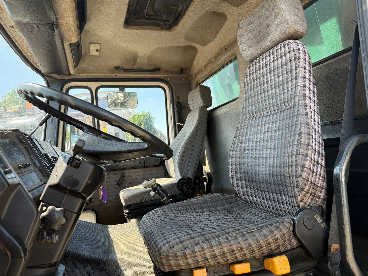Kipper vrachtwagen MAN 35.372 8X4 Tipper Spring/Spring ZF Manual Gear E