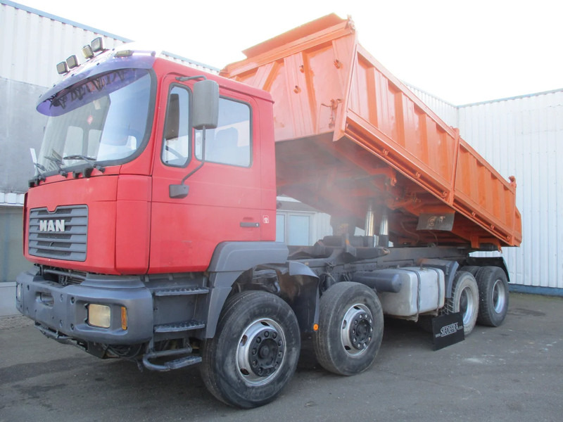 Kipper vrachtwagen MAN 35.414 , 8x4 , ZF Manual , EURO 3 , 3 way tipper , Spring suspension