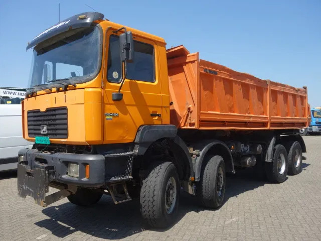 Kipper vrachtwagen MAN 35-464 8x8 meiller kipper manual diesel pomp