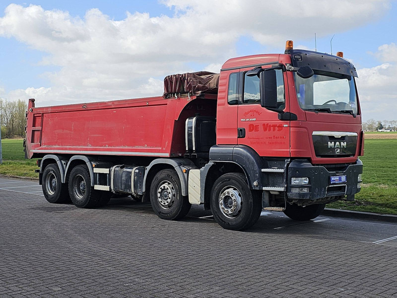 Kipper vrachtwagen MAN 41.440 TGS