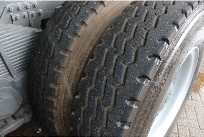 Kipper vrachtwagen MAN 50 .414 + 8X4 + SPRING SPRING + MANUAL