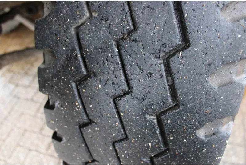 Kipper vrachtwagen MAN 50 .414 + 8X4 + SPRING SPRING + MANUAL
