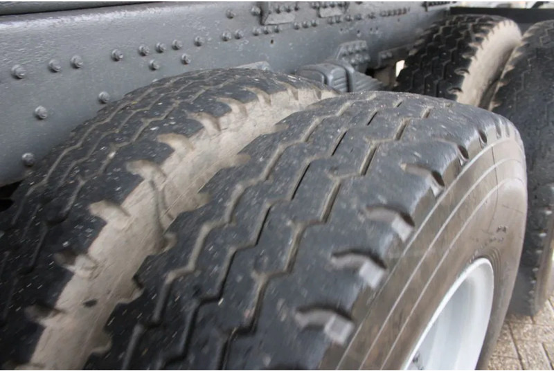Kipper vrachtwagen MAN 50 .414 + 8X4 + SPRING SPRING + MANUAL