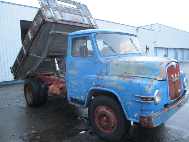 Kipper vrachtwagen MAN 520 , 11-136 , 6 Cylinder , Manual , 3 way tipper , Oldtimer