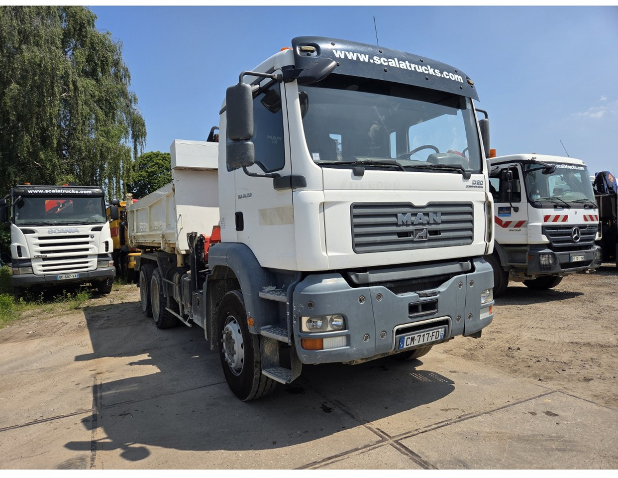 Kipper vrachtwagen MAN TGA 26.350 6X4 BORDMATIC TIPPER CRANE PALFINGER PK15500
