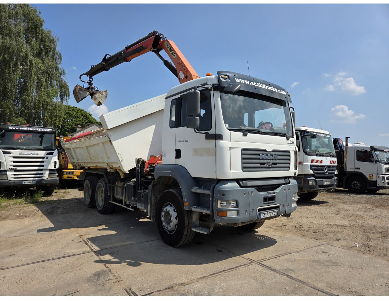 Kipper vrachtwagen MAN TGA 26.350 6X4 BORDMATIC TIPPER CRANE PALFINGER PK15500