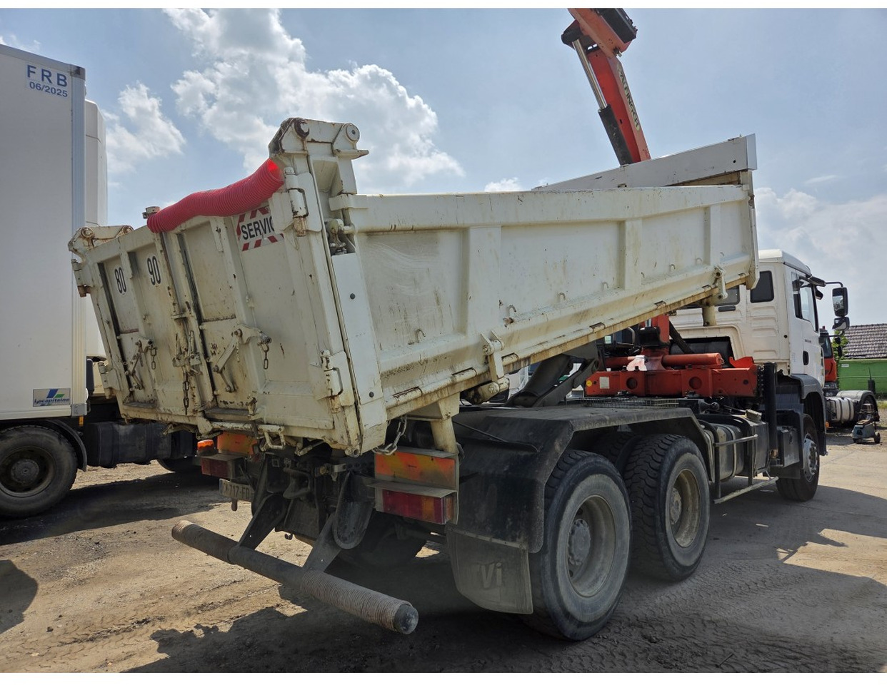 Kipper vrachtwagen MAN TGA 26.350 6X4 BORDMATIC TIPPER CRANE PALFINGER PK15500