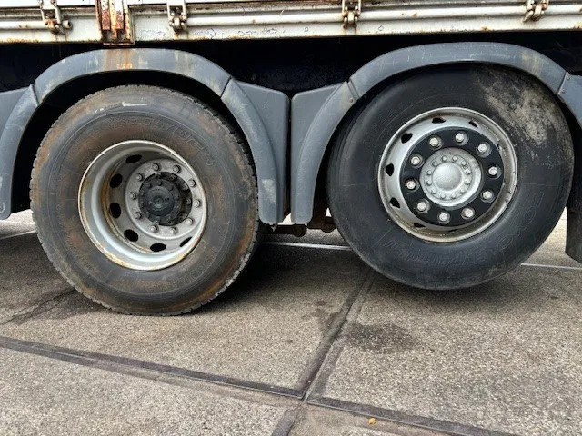 Kipper vrachtwagen MAN TGA 26.410 XL 6x2 KIPPER (6-CILINDER HEADS) (ZF16 MANUAL GEARBOX / LIFT-AXLE / HYDRAULIC KIT / AIRCONDITIONING)