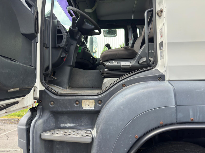Kipper vrachtwagen MAN TGA 41.390