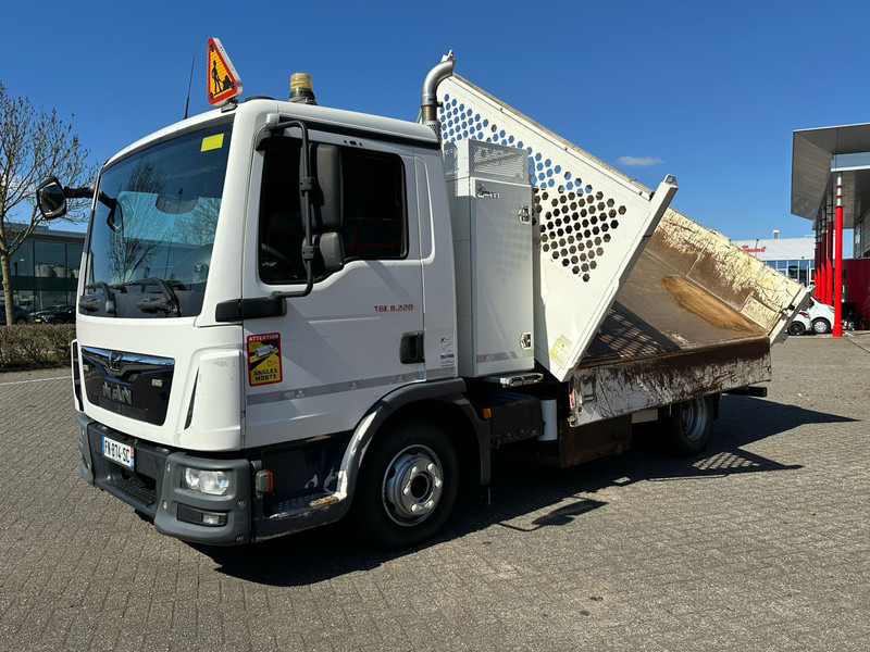Kipper vrachtwagen MAN TGL 8.220 2 sides tipper Kipper