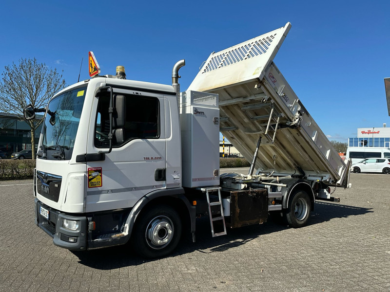 Kipper vrachtwagen MAN TGL 8.220 2 sides tipper Kipper