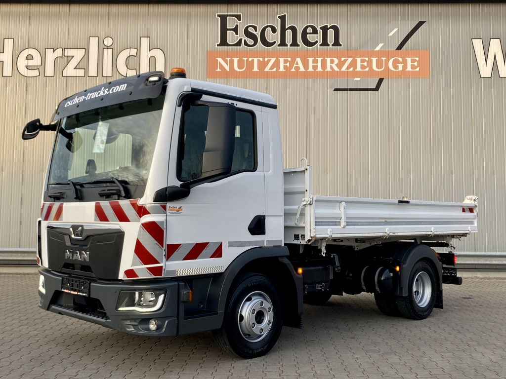 Kipper vrachtwagen MAN TGL 8.220 4x2 BB