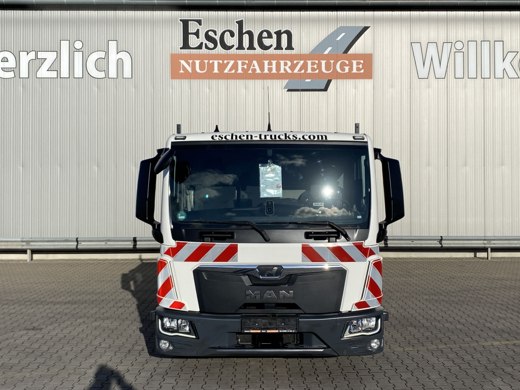 Kipper vrachtwagen MAN TGL 8.220 4x2 BB