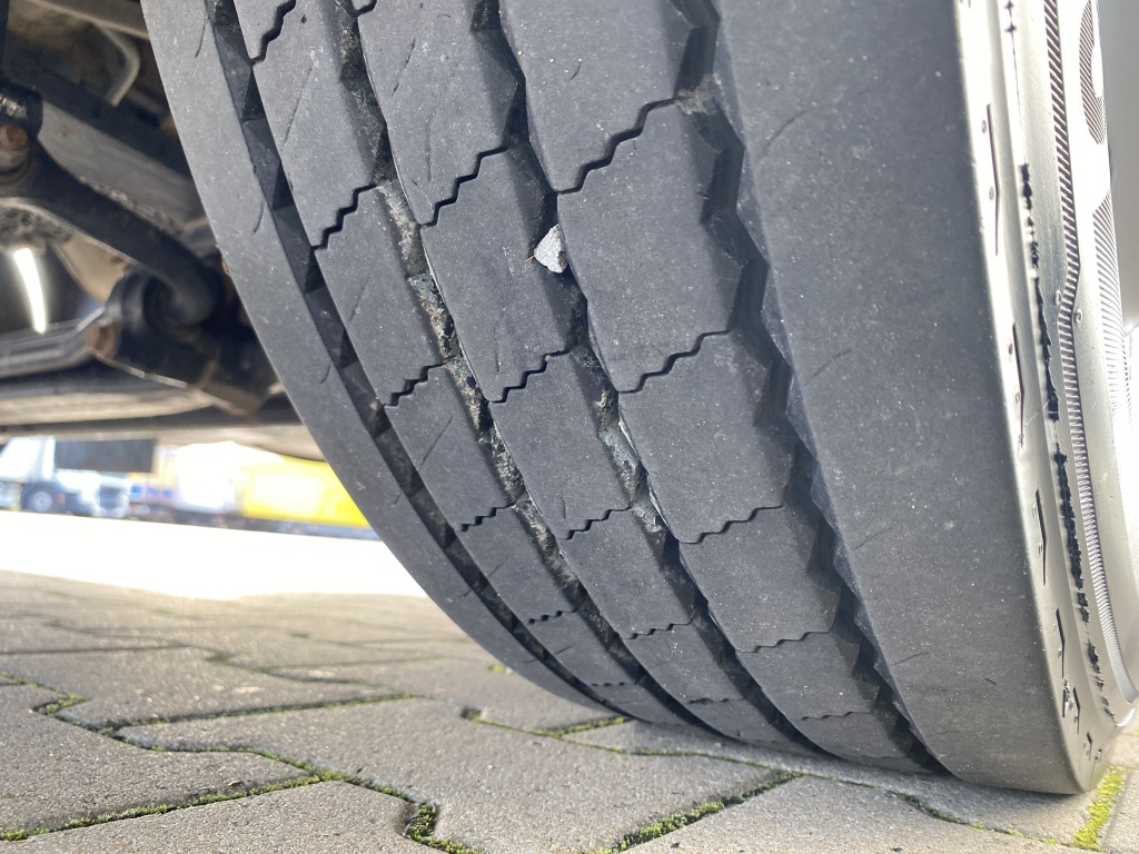 Kipper vrachtwagen MAN TGL 8.220 4x2 BB