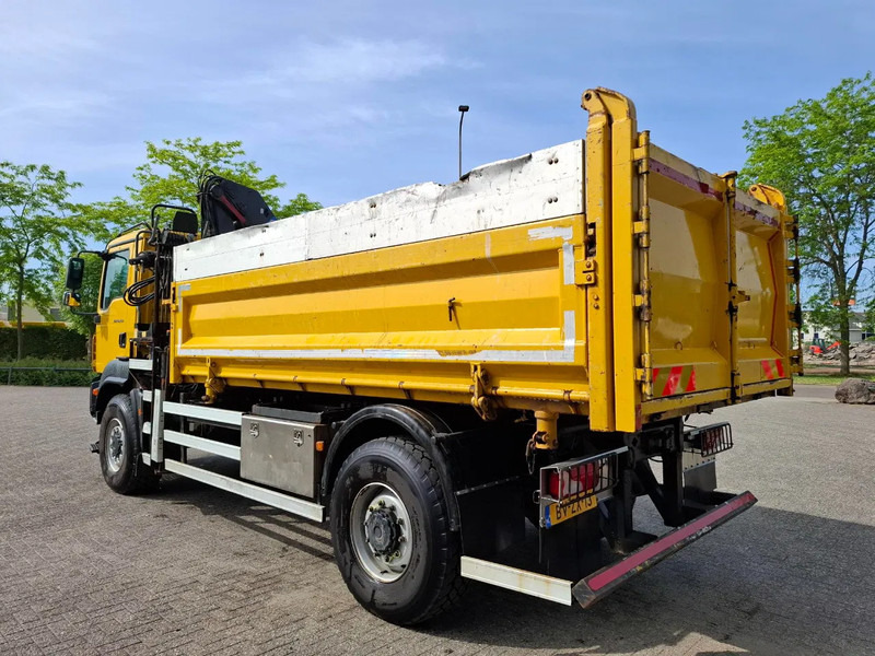 Kipper vrachtwagen MAN TGM 18.250 / 4X4 / NL TRUCK / TUV:30-04-2026 / 118783 KM / HMF 1110 K2 / ROTATOR / GOOD TYRES / FULL-STEEL / DRUM BRAKES / MANUA