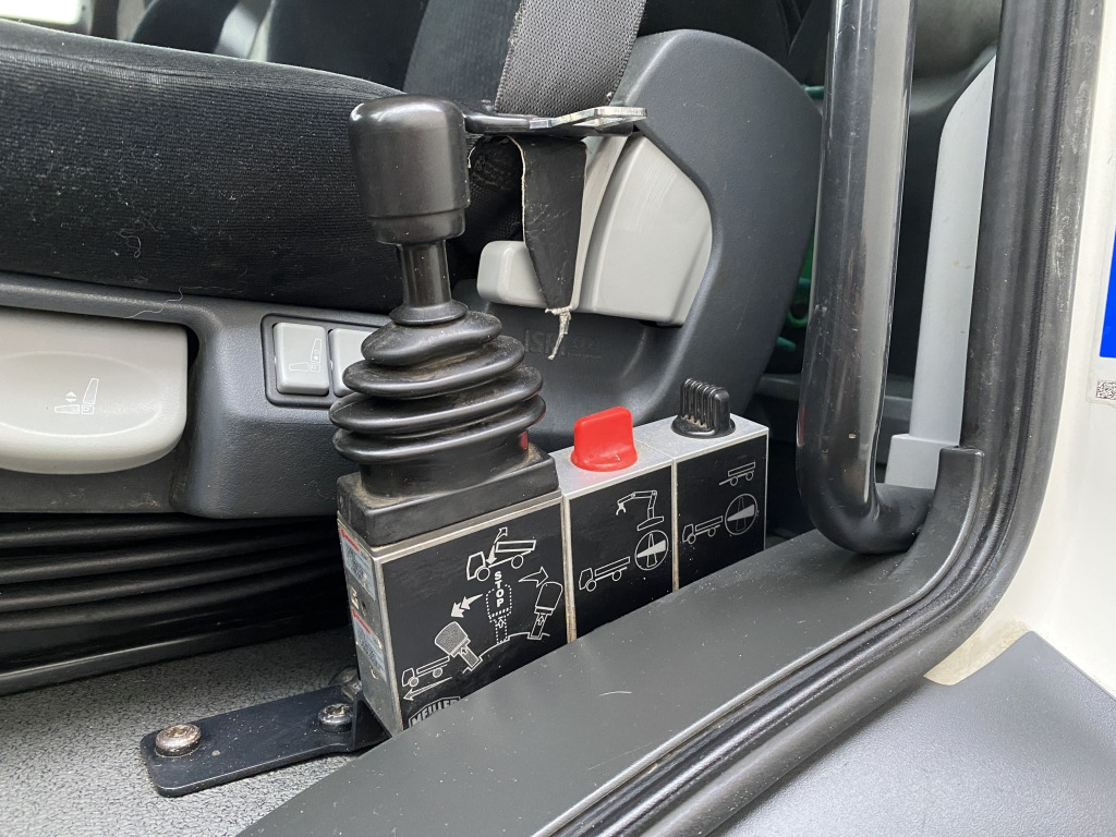 Kipper vrachtwagen MAN TGS 18.440 4x4 BB