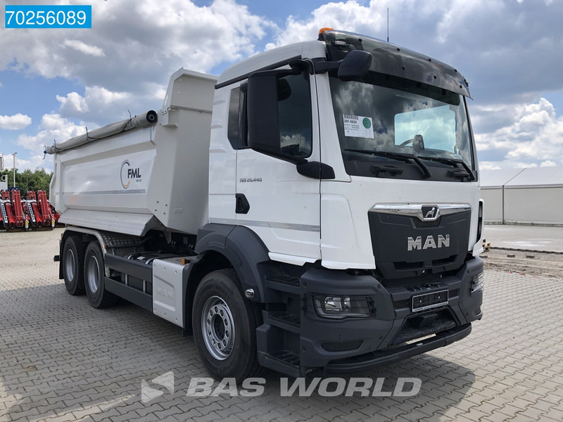 Kipper vrachtwagen MAN TGS 26.440 6X4 16 m3 Hardox tipper Automatic Euro 6