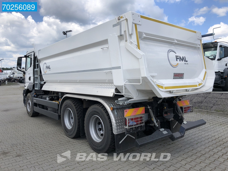 Kipper vrachtwagen MAN TGS 26.440 6X4 16 m3 Hardox tipper Automatic Euro 6